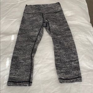 Lululemon 21 crop leggings